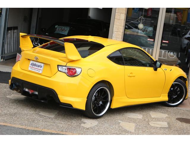 ８６ ＧＴイエローリミテッド　エアロパッケージ　限定車　新品タイヤ　新品ホイール　純正リアスポイラー　ＢＬＩＴＺ車高調　ＴＯＭＥＩ　ＥＸＰＲＥＭＥ　Ｔｉチタニウムマフラー　ＧＯＯＤＧＵＮステアリング　ドラレコ　ナビ　Ｂカメラ　Ｂｌｕｅｔｏｏｔｈ接続（11枚目）