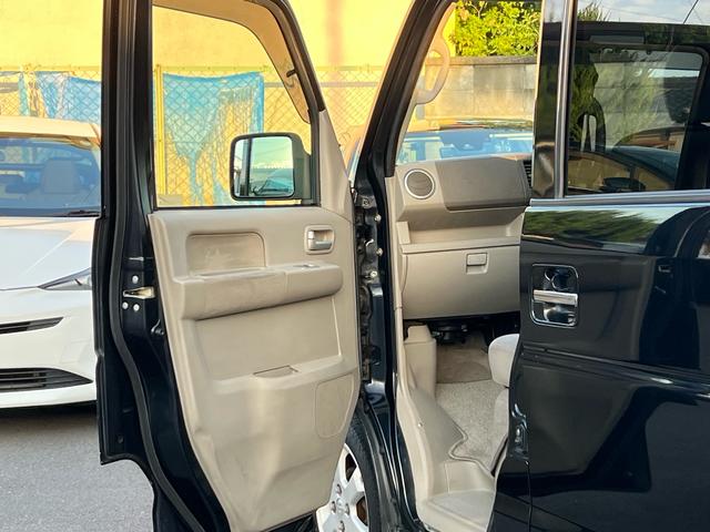 エブリイワゴン ＰＺターボスペシャル　４ＡＴ／両側電動スライドドア／オートステップ／純正１４インチアルミホイール／純正エアロ／リアスポイラー／ＣＤ／ＦＭ／ＡＭラジオ／パワーウィンドウ（63枚目）