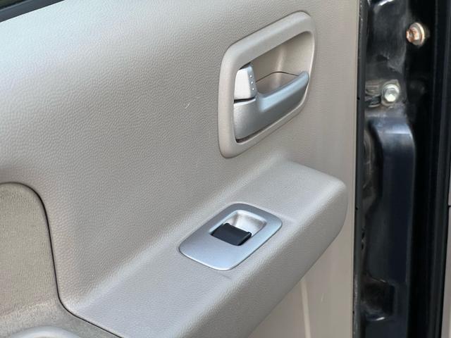 エブリイワゴン ＰＺターボスペシャル　４ＡＴ／両側電動スライドドア／オートステップ／純正１４インチアルミホイール／純正エアロ／リアスポイラー／ＣＤ／ＦＭ／ＡＭラジオ／パワーウィンドウ（65枚目）