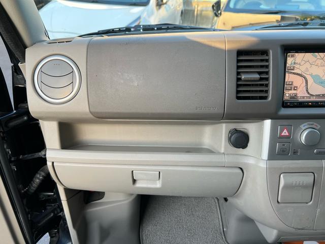 エブリイワゴン ＰＺターボスペシャル　４ＡＴ／両側電動スライドドア／オートステップ／純正１４インチアルミホイール／純正エアロ／リアスポイラー／ＣＤ／ＦＭ／ＡＭラジオ／パワーウィンドウ（68枚目）