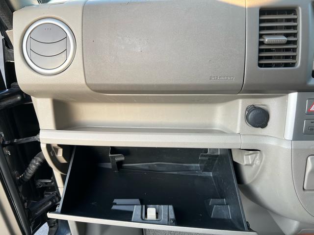 エブリイワゴン ＰＺターボスペシャル　４ＡＴ／両側電動スライドドア／オートステップ／純正１４インチアルミホイール／純正エアロ／リアスポイラー／ＣＤ／ＦＭ／ＡＭラジオ／パワーウィンドウ（69枚目）