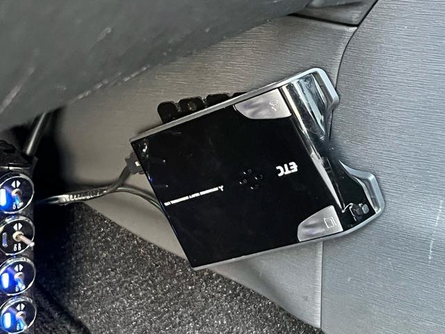 プリウスアルファ Ｇ　チューン　ブラック　パノラマルーフ／モデリスタエアロ／地デジＴＶ／ＥＴＣ／ＬＥＤヘッドライト／ハーフレザーシート（78枚目）