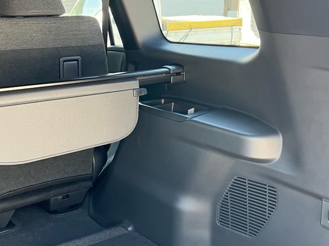 ランドクルーザー２５０ ＧＸ　ディーゼルターボ／走行距離１００ｋｍ／ＥＴＣ／アラウンドビューモニター／衝突軽減ブレーキ／アダプティブクルーズコントロール／１８インチアルミホイール／スマートキー（50枚目）