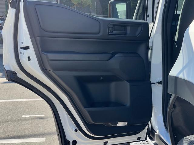 ランドクルーザー２５０ ＧＸ　ディーゼルターボ／走行距離１００ｋｍ／ＥＴＣ／アラウンドビューモニター／衝突軽減ブレーキ／アダプティブクルーズコントロール／１８インチアルミホイール／スマートキー（73枚目）