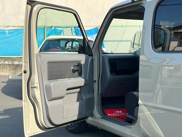 キューブ ＳＸ　ＭＤ／ＣＤセレクション　ルーフキャリア／ツートンカラー／色替え車両／グレー／ホワイト（70枚目）