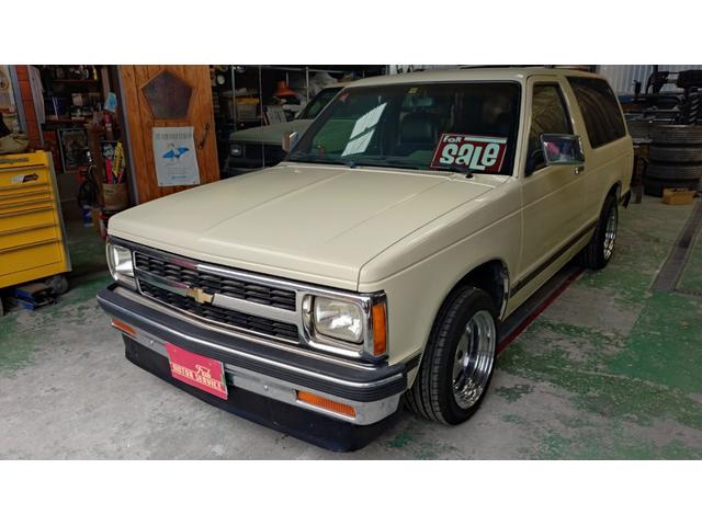 シボレーＳ－１０ブレーザー ベースグレード　２ドア　Ｓ１０ブレーザー　角　スクエアボディ　最終型２ＷＤ　Ｖ６　４．３Ｌ　ＶＯＲＴＥＣエンジン　ローダウン　ＫＭＣクロームホイール　ウッドステアリング　新品タイヤ（2枚目）