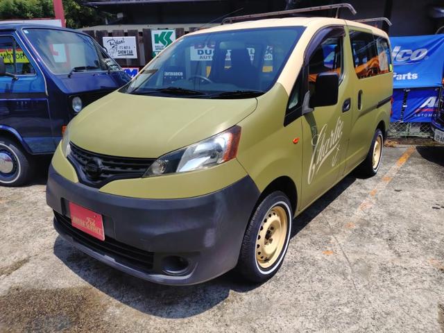 ＮＶ２００バネットバン 　ＮＶ２００　バンライフ仕様　オールペイント　ホワイトリボンタイヤ　ベットキット　ハンドレタリングサイン　クラシックキャリア（2枚目）