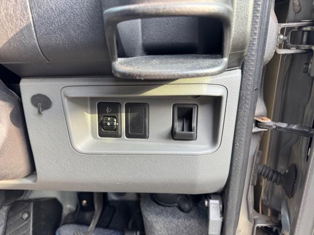 タウンボックス RX キーレスキー ターボ車 パワステ エアコン ETC 衝突安全ボディ エアバック ダブルエアバッグ フルフラット フロントパワーウインドウ(13枚目)