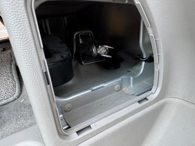 エブリイ ジョインターボ イモビライザー オートエアコン パワーウィンドゥ 運転席助手席エアバック ターボ 電動格納ドアミラー 運転席エアバッグ パワーステアリング 衝突安全ボディ ABS スライドドア ETC装備(32枚目)