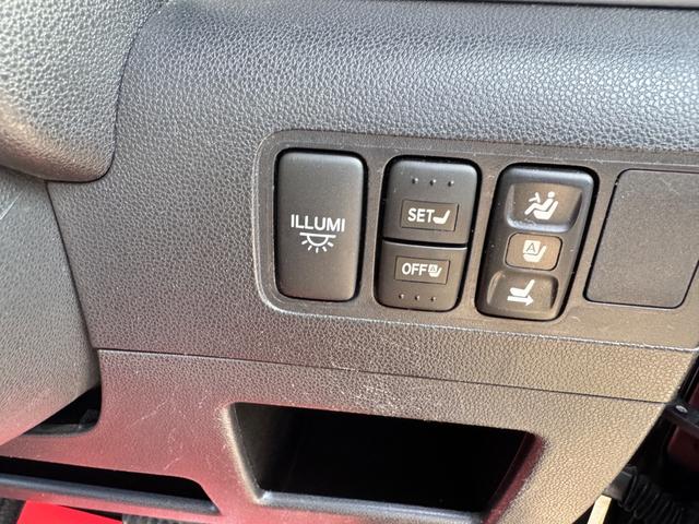 ムーヴコンテ カスタム　ＲＳ　電動シート　衝突安全ボディ　フルタイム４ＷＤ　盗難防止システム　ＥＴＣ　寒冷地仕様　電動格納式ドアミラー　ＡＡＣ　ベンチシート　ＡＢＳ　パワーウインドウ　パワーステアリング　エアバッグ　Ｓキー　ＴＢ（17枚目）