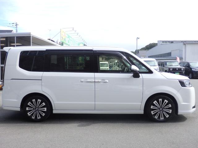 ステップワゴン ｅ：ＨＥＶスパーダ　プレミアムライン　禁煙車　純正１１．４型ナビ　Ｂカメラ　ＥＴＣ　ドラレコ前後　スマートキーＰスタート　両側パワスラ　後席１５．６型モニター　パワーバッグドア　パドルシフト　ハーフレザーシート　ＬＥＤオートライト（5枚目）