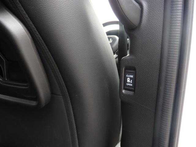 ステップワゴン ｅ：ＨＥＶスパーダ　プレミアムライン　禁煙車　純正１１．４型ナビ　Ｂカメラ　ＥＴＣ　ドラレコ前後　スマートキーＰスタート　両側パワスラ　後席１５．６型モニター　パワーバッグドア　パドルシフト　ハーフレザーシート　ＬＥＤオートライト（41枚目）