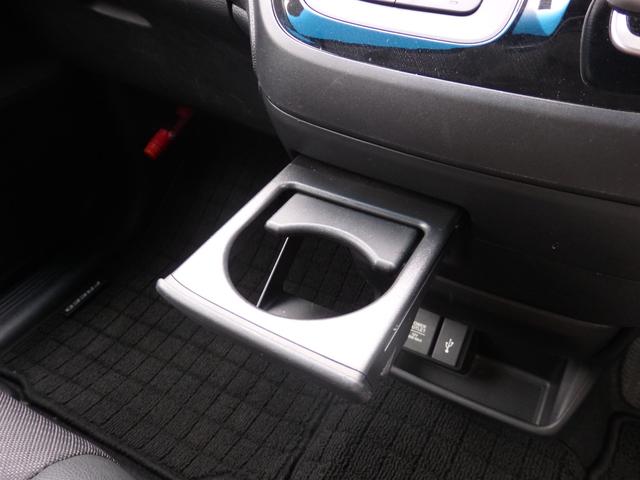 フリードハイブリッド ハイブリッド・G 禁煙車 純正8型ナビ DVD CD Bluetooth フルセグ Bカメラ ETC ステリモ対応 アダプティブクルーズコントロール 両側パワスラドア LEDオート プッシュスタート 前席シートヒーター(40枚目)