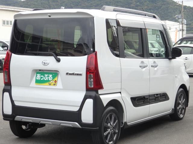 タント ファンクロス　禁煙車　純正ナビ　全方位カメラ　ＤＶＤ　ＣＤ　フルセグ　Ｂｌｕｅｔｏｏｔｈ　ＵＳＢ　ＥＴＣ　ＬＥＤオート　フォグ　両側パワスラドア　前席シートヒーター　ドラレコ　アイドルストップ　オートエアコン（9枚目）