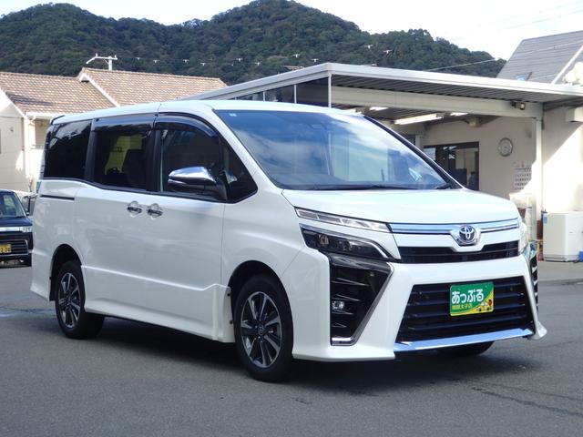 ヴォクシー ＺＳ　煌ＩＩＩ　４ＷＤ　禁煙車　純正１０型ナビ　後席モニター　クルコン　Ｂカメラ　ＥＴＣ　両側パワスラ　禁煙車　ドラレコ　ハーフレザーシート　スマートキーＰスタート　Ａストップ　ＬＥＤオートライト　フォグライト（7枚目）