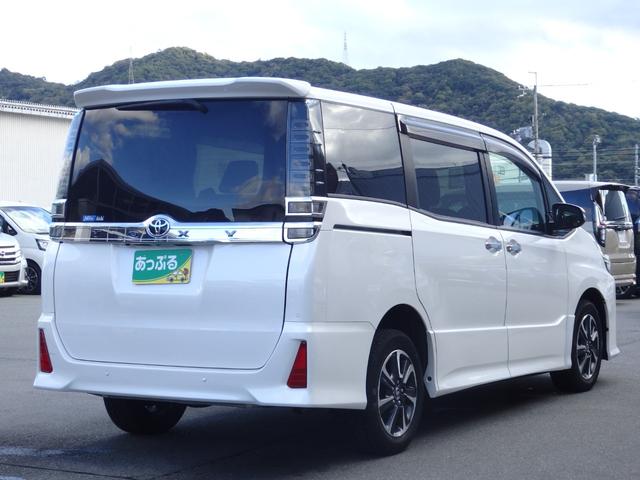 ヴォクシー ＺＳ　煌ＩＩＩ　４ＷＤ　禁煙車　純正１０型ナビ　後席モニター　クルコン　Ｂカメラ　ＥＴＣ　両側パワスラ　禁煙車　ドラレコ　ハーフレザーシート　スマートキーＰスタート　Ａストップ　ＬＥＤオートライト　フォグライト（9枚目）