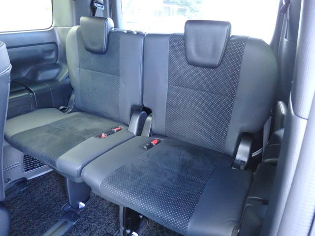 ヴォクシー ＺＳ　煌ＩＩＩ　４ＷＤ　禁煙車　純正１０型ナビ　後席モニター　クルコン　Ｂカメラ　ＥＴＣ　両側パワスラ　禁煙車　ドラレコ　ハーフレザーシート　スマートキーＰスタート　Ａストップ　ＬＥＤオートライト　フォグライト（17枚目）