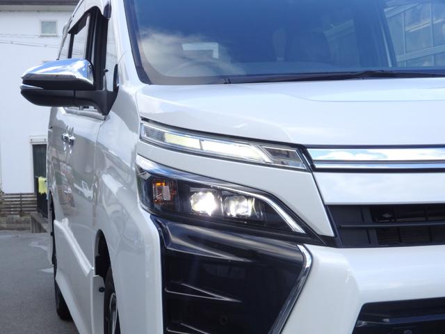 ヴォクシー ＺＳ　煌ＩＩＩ　４ＷＤ　禁煙車　純正１０型ナビ　後席モニター　クルコン　Ｂカメラ　ＥＴＣ　両側パワスラ　禁煙車　ドラレコ　ハーフレザーシート　スマートキーＰスタート　Ａストップ　ＬＥＤオートライト　フォグライト（24枚目）