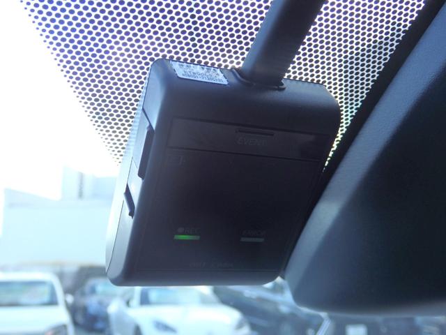 ヴォクシー ＺＳ　煌ＩＩＩ　４ＷＤ　禁煙車　純正１０型ナビ　後席モニター　クルコン　Ｂカメラ　ＥＴＣ　両側パワスラ　禁煙車　ドラレコ　ハーフレザーシート　スマートキーＰスタート　Ａストップ　ＬＥＤオートライト　フォグライト（41枚目）