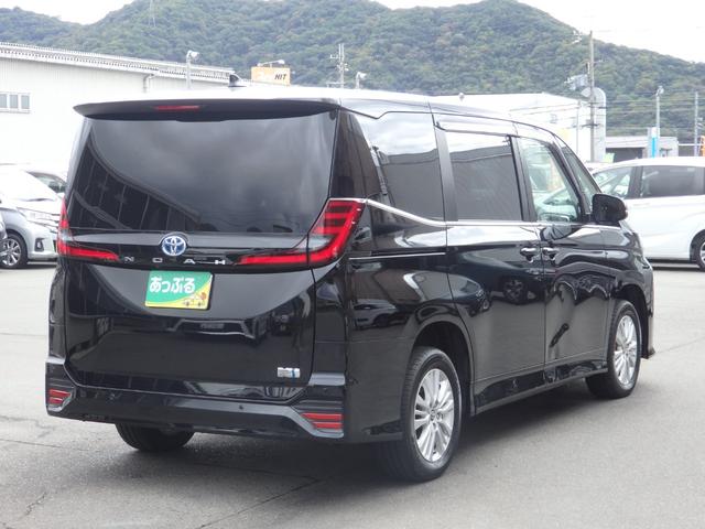 ノア ハイブリッドＳ－Ｚ　禁煙車　４ＷＤ　純正１０型ＤＡ　後席モニター　ＥＴＣ　Ｂカメラ　ワンオーナー車　クルコン　ＬＥＤオートライト　フォグライト　両側パワスラ　ステリモ　ハーフレザーシート　Ｆ席シートヒーター（9枚目）