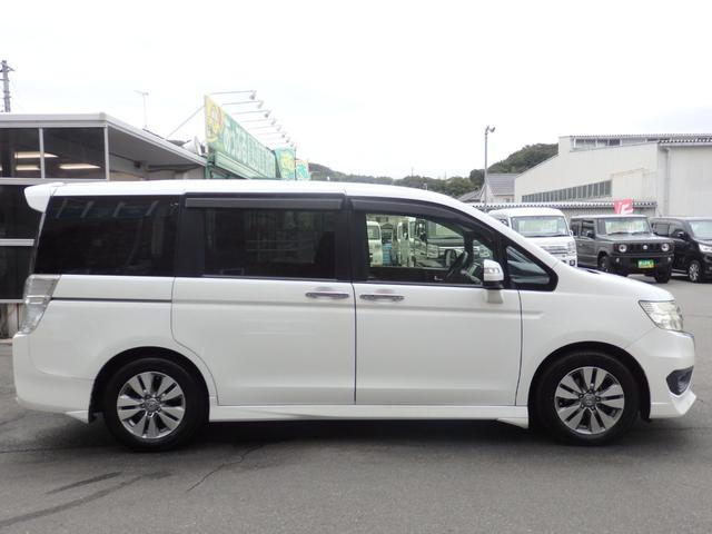 ステップワゴンスパーダ Ｚ　禁煙車　ワンオーナ車　純正ナビ　ＥＴＣ　ユーザー様買取車　Ｂカメラ　ドラレコ　両側パワスラ　アイドルストップ　クルコン　スマートキー　ＨＩＤオートライト　フォグライト　社外レーダー　純正１６インチＡＷ（5枚目）