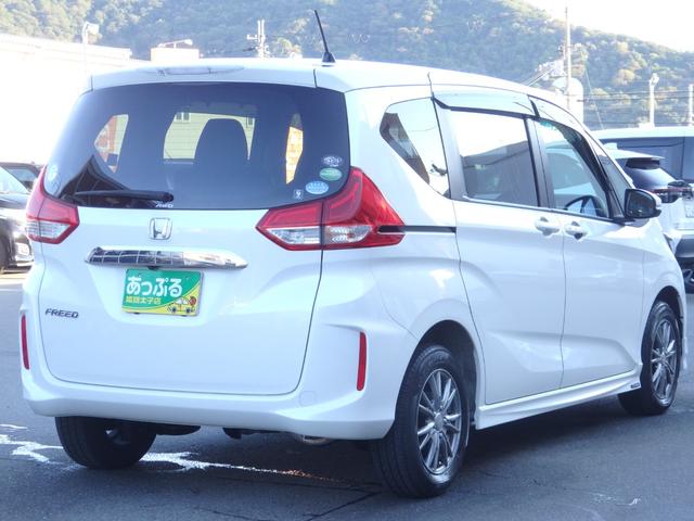 フリード Gサイドリフトアップシート 4人乗り 4WD車 社外ナビ ETC ドラレコ前後 Bカメラ クルコン スマートキーPスタート 両側パワスラ Aストップ F席シートヒーター Rサンシェード 衝突軽減 オートエアコン LEDオートライト(9枚目)