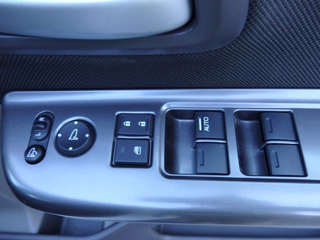 フリード Gサイドリフトアップシート 4人乗り 4WD車 社外ナビ ETC ドラレコ前後 Bカメラ クルコン スマートキーPスタート 両側パワスラ Aストップ F席シートヒーター Rサンシェード 衝突軽減 オートエアコン LEDオートライト(42枚目)