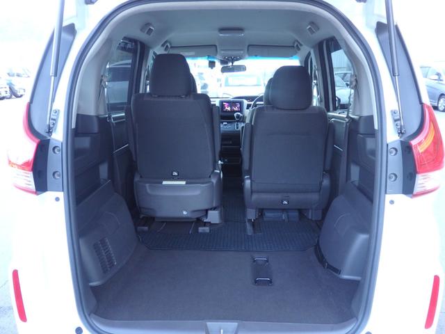 フリード Gサイドリフトアップシート 4人乗り 4WD車 社外ナビ ETC ドラレコ前後 Bカメラ クルコン スマートキーPスタート 両側パワスラ Aストップ F席シートヒーター Rサンシェード 衝突軽減 オートエアコン LEDオートライト(49枚目)