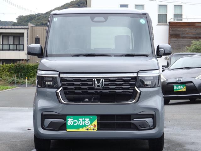 N-BOXカスタム コーディネートスタイル 禁煙車 純正DA クルコン 両側Pスラ Bカメラ ステリモ スマートキーPスタート 黒レザーシート ヘッドライトレベライザー 横滑り防止 オートエアコン パワーウィンドウ ウィンカー付き電格ミラー(3枚目)