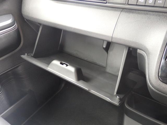 N-BOXカスタム コーディネートスタイル 禁煙車 純正DA クルコン 両側Pスラ Bカメラ ステリモ スマートキーPスタート 黒レザーシート ヘッドライトレベライザー 横滑り防止 オートエアコン パワーウィンドウ ウィンカー付き電格ミラー(37枚目)