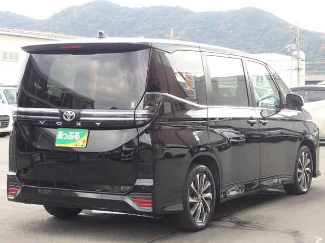 ヴォクシー S-Z 純正10.5型ナビ 純正14型後席M Bカメラ ETC2.0 F席、2列目Sヒーター 両パワ パワーバックドア 衝突軽減B レーンキープ 横滑防止 Cソナー クルコン LEDオートライト 純正17AW(9枚目)