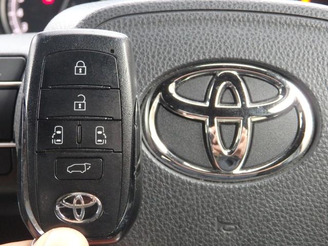 ヴォクシー S-Z 純正10.5型ナビ 純正14型後席M Bカメラ ETC2.0 F席、2列目Sヒーター 両パワ パワーバックドア 衝突軽減B レーンキープ 横滑防止 Cソナー クルコン LEDオートライト 純正17AW(30枚目)