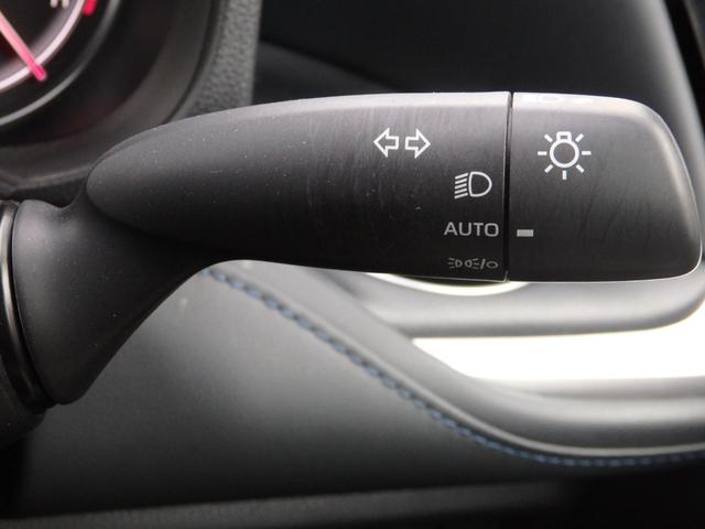 ヴォクシー S-Z 純正10.5型ナビ 純正14型後席M Bカメラ ETC2.0 F席、2列目Sヒーター 両パワ パワーバックドア 衝突軽減B レーンキープ 横滑防止 Cソナー クルコン LEDオートライト 純正17AW(33枚目)