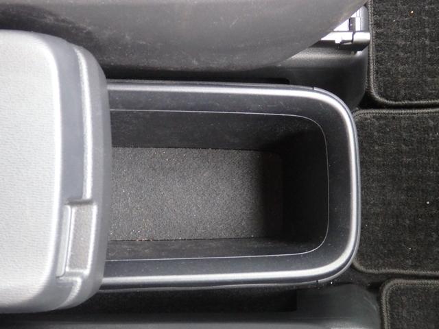 ヴォクシー S-Z 純正10.5型ナビ 純正14型後席M Bカメラ ETC2.0 F席、2列目Sヒーター 両パワ パワーバックドア 衝突軽減B レーンキープ 横滑防止 Cソナー クルコン LEDオートライト 純正17AW(41枚目)