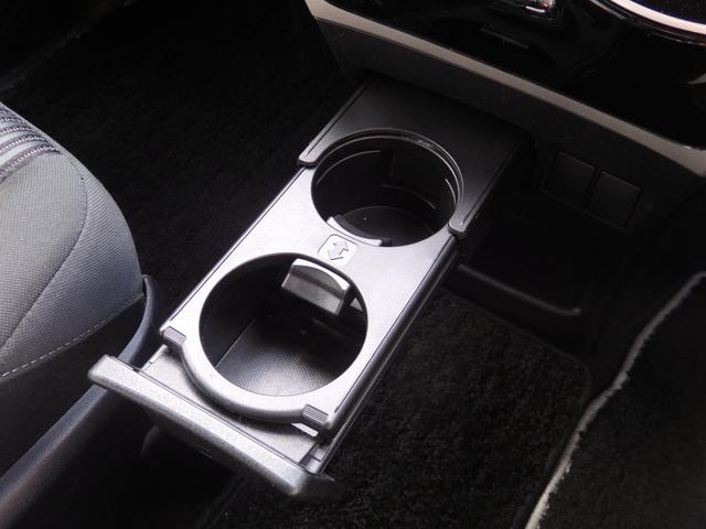 ヴォクシー ＺＳ　煌ＩＩ　純正１０型ナビＥＴＣ　Ｂカメラ　両パワ　衝突軽減Ｂ　スマートキー　Ｐスタート　ステリモ　クルコン　レーンキープ　横滑り防止　Ｃソナー　ＬＥＤオートライトフォグライト　オートハイビーム　純正１６ＡＷ（40枚目）