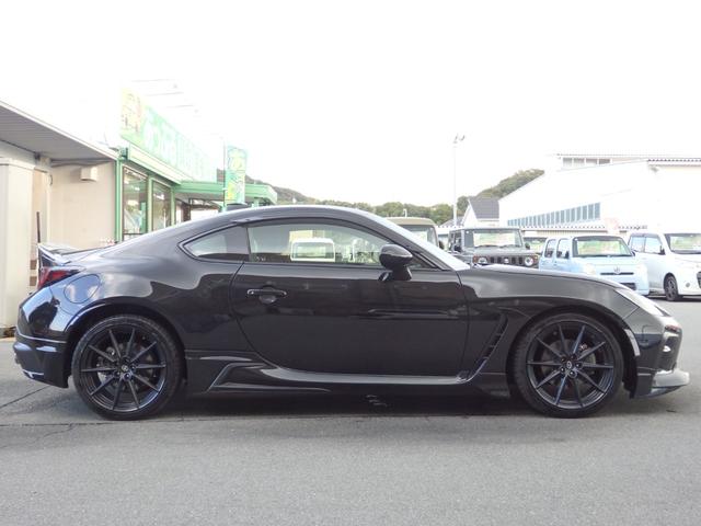ＧＲ８６ ＲＺ　６ＭＴ　社外ナビ　ＥＴＣ　社外カーボンボンネット　エアロ（Ｆ・Ｒ・Ｓ）　ＴＥＩＮ車高調　ＴＲＤマフラー／リアスポイラー　社外ローター　フロントネガティブキャンバー　スマートキー　Ｐスタート　クルコン（4枚目）