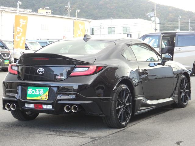 ＧＲ８６ ＲＺ　６ＭＴ　社外ナビ　ＥＴＣ　社外カーボンボンネット　エアロ（Ｆ・Ｒ・Ｓ）　ＴＥＩＮ車高調　ＴＲＤマフラー／リアスポイラー　社外ローター　フロントネガティブキャンバー　スマートキー　Ｐスタート　クルコン（8枚目）