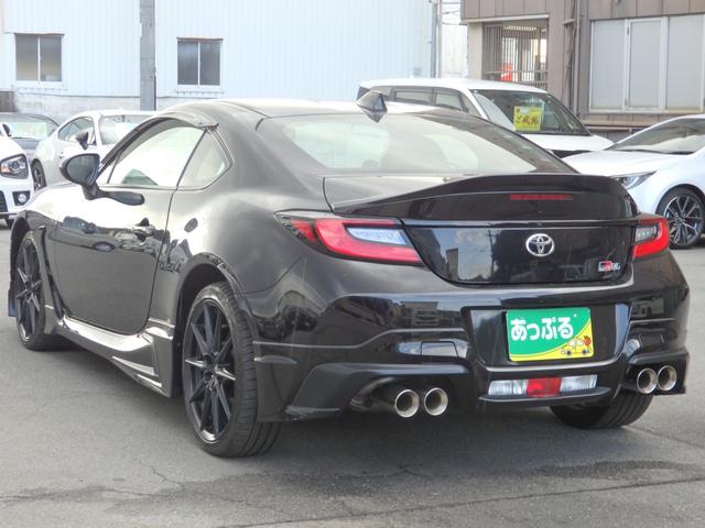 ＧＲ８６ ＲＺ　６ＭＴ　社外ナビ　ＥＴＣ　社外カーボンボンネット　エアロ（Ｆ・Ｒ・Ｓ）　ＴＥＩＮ車高調　ＴＲＤマフラー／リアスポイラー　社外ローター　フロントネガティブキャンバー　スマートキー　Ｐスタート　クルコン（9枚目）