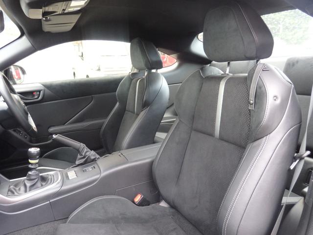 ＧＲ８６ ＲＺ　６ＭＴ　社外ナビ　ＥＴＣ　社外カーボンボンネット　エアロ（Ｆ・Ｒ・Ｓ）　ＴＥＩＮ車高調　ＴＲＤマフラー／リアスポイラー　社外ローター　フロントネガティブキャンバー　スマートキー　Ｐスタート　クルコン（13枚目）