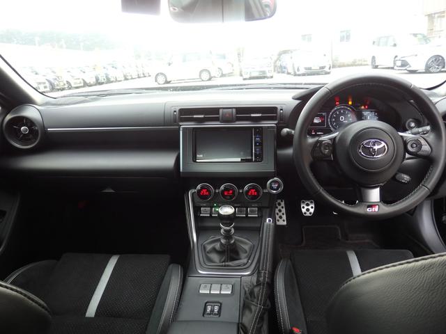 ＧＲ８６ ＲＺ　６ＭＴ　社外ナビ　ＥＴＣ　社外カーボンボンネット　エアロ（Ｆ・Ｒ・Ｓ）　ＴＥＩＮ車高調　ＴＲＤマフラー／リアスポイラー　社外ローター　フロントネガティブキャンバー　スマートキー　Ｐスタート　クルコン（15枚目）