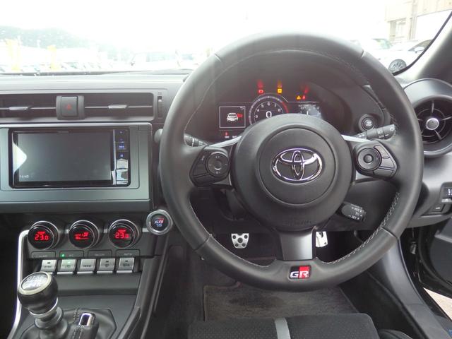 ＧＲ８６ ＲＺ　６ＭＴ　社外ナビ　ＥＴＣ　社外カーボンボンネット　エアロ（Ｆ・Ｒ・Ｓ）　ＴＥＩＮ車高調　ＴＲＤマフラー／リアスポイラー　社外ローター　フロントネガティブキャンバー　スマートキー　Ｐスタート　クルコン（16枚目）