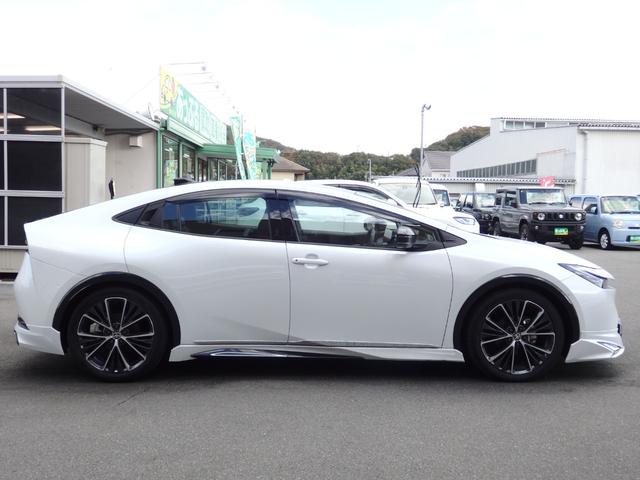 プリウス Ｚ　純正１２．３型ＤＡ　モデリスタフルエアロ　全方位モニター　ＥＴＣ２．０　クルコン　ステリモ　パノラマルーフ　黒レザーシート　ハンドルヒーター　Ｆ席シートヒーター・クーラー　Ｐバッグドア　シートメモリー（5枚目）