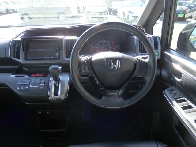 ステップワゴンスパーダ Ｚ　買取車両　純正ＨＤＤナビ　ＤＶＤ　ＣＤ　ＲＥＣ　ワンセグ　ＥＴＣ　Ｂカメラ　アルパイン製フリップダウンモニター　両側パワスラドア　パドルシフト　ＨＩＤライト　レザー調シートカバー　純正１６ＡＷ（19枚目）