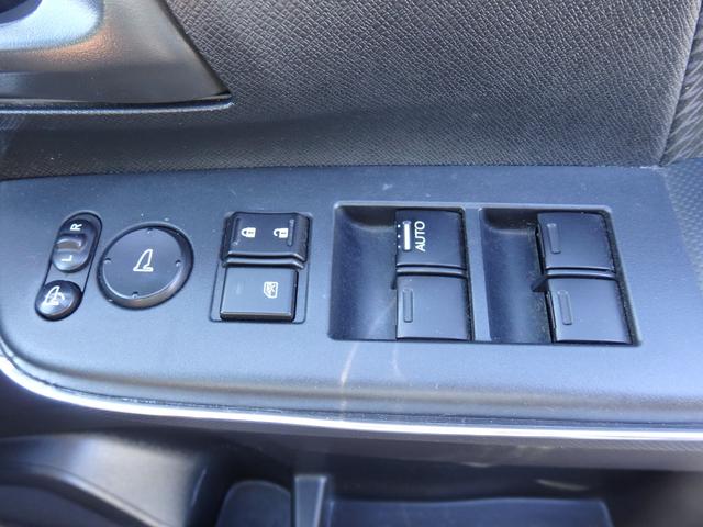 ステップワゴンスパーダ Ｚ　買取車両　純正ＨＤＤナビ　ＤＶＤ　ＣＤ　ＲＥＣ　ワンセグ　ＥＴＣ　Ｂカメラ　アルパイン製フリップダウンモニター　両側パワスラドア　パドルシフト　ＨＩＤライト　レザー調シートカバー　純正１６ＡＷ（45枚目）