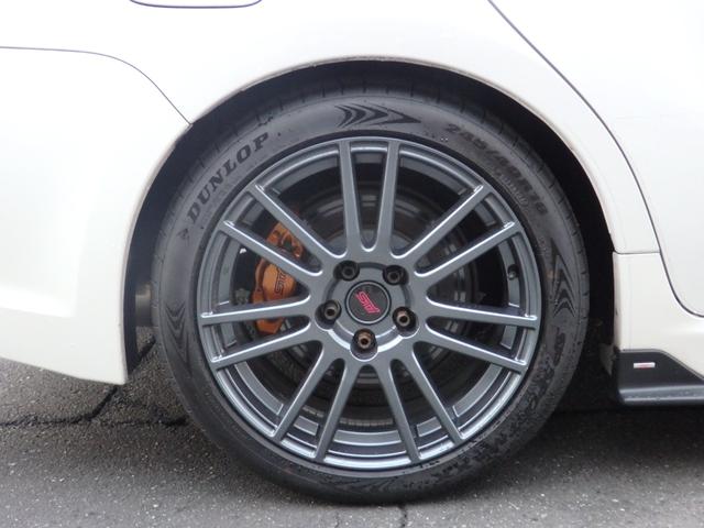 社外アルミホイールやローダウンサス・車高調・革調シートカバー・ＬＥＤヘッドライト・エアロパーツ・ナビ・バックカメラ・ＥＴＣなど社外パーツも販売・取り付け可能です。是非ご相談ください！