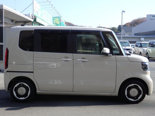 N-BOX ファッションスタイル 禁煙車 純正9型ナビ 前後ドラレコ DVD CD REC フルセグ Bluetooth ETC Bカメラ ステリモ対応 USB クルーズコントロール 前席シートヒーター スマートキー 両側パワスラ(4枚目)