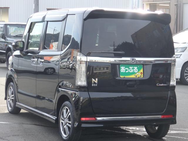 Ｎ－ＢＯＸカスタム Ｇ　ＳＳパッケージ　社外ナビ　Ｂカメラ　ＥＴＣ　両側パワスラ　スマートキーＰスタート　横滑り防止　Ｒサンシェード　オートエアコン　パワーウィンドウ　ウィンカー付き電格ミラー　社外マット　純正バイザー　純正１４インチＡＷ（10枚目）