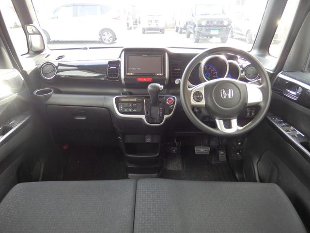 Ｎ－ＢＯＸカスタム Ｇ　ＳＳパッケージ　社外ナビ　Ｂカメラ　ＥＴＣ　両側パワスラ　スマートキーＰスタート　横滑り防止　Ｒサンシェード　オートエアコン　パワーウィンドウ　ウィンカー付き電格ミラー　社外マット　純正バイザー　純正１４インチＡＷ（17枚目）