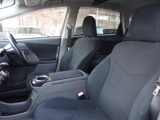 プリウスアルファ Ｓ　チューン　ブラック　ＡＬＰＩＮＥ９型ナビ　後席Ｍ　Ｂカメラ　ＥＴＣ　スマートキーＰスタート　オートエアコン　ウィンカー付き電格ミラー　ＨＩＤオートライト　フォグライト　ヘッドライトレベライザー　パワーウィンドウ（15枚目）