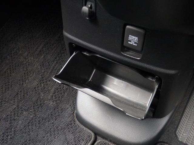 N-BOXカスタム Lターボ 純正9型ナビ ドラレコ クルコン ETC スマートキーPスタート パドルシフト ステリモ 両側パワスラ ハーフレザーシート LEDオートライト フォグライト 横滑り防止 衝突軽減 Rサンシェード(43枚目)